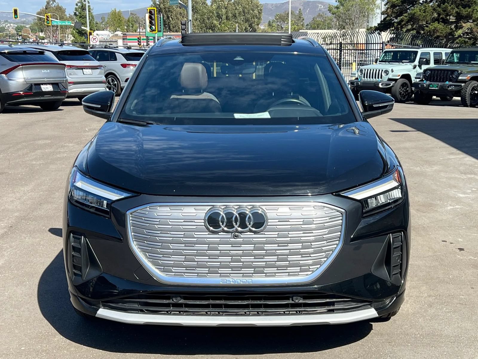 Used 2023 Audi Q4 e-tron Premium Plus w/ Premium Plus RWD image 2