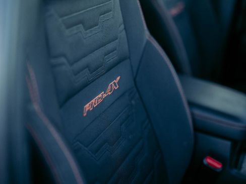 Used 2023 Nissan Frontier PRO-4X image 14