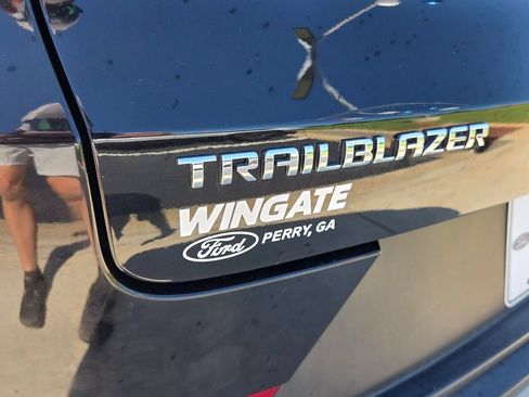 Used 2023 Chevrolet TrailBlazer LS FWD image 9