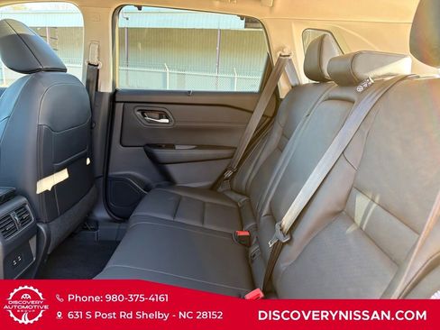 Certified 2025 Nissan Rogue SV w/ SV Premium Package image 31