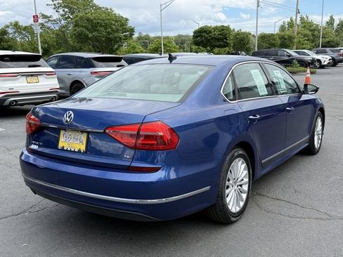 Used 2016 Volkswagen Passat 1.8T SE FWD image 4