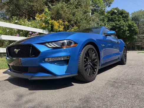 Used 2019 Ford Mustang GT Premium w/ GT Performance Package RWD image 10