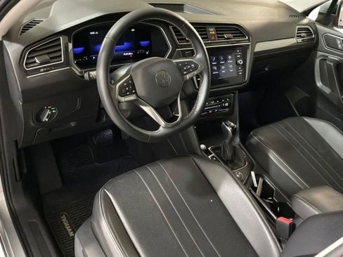 Used 2022 Volkswagen Tiguan SE AWD/4WD image 15