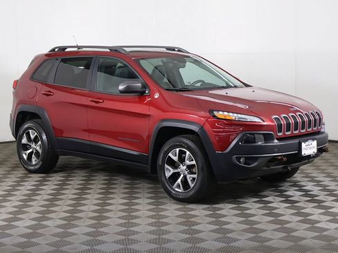 Used 2015 Jeep Cherokee Trailhawk w/ Comfort/Convenience Group AWD/4WD image 53