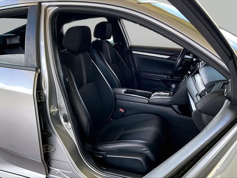 Used 2021 Honda Civic Sport image 8