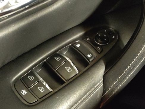 Used 2018 Nissan Armada Platinum w/ Captain Seat Package RWD image 27