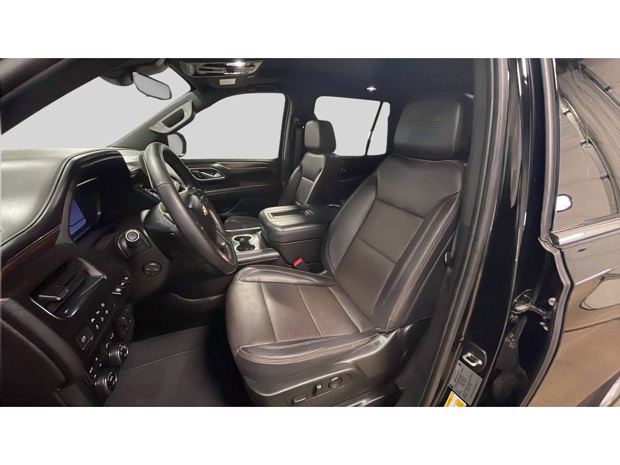 Used 2024 Chevrolet Tahoe High Country AWD/4WD image 10