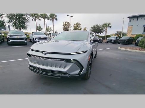 New 2026 Chevrolet Equinox EV LT image 23