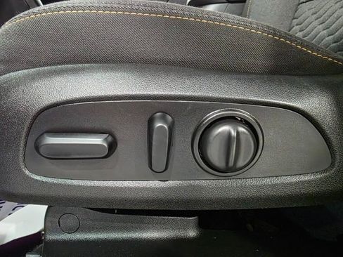 Used 2019 Chevrolet Equinox LT image 19