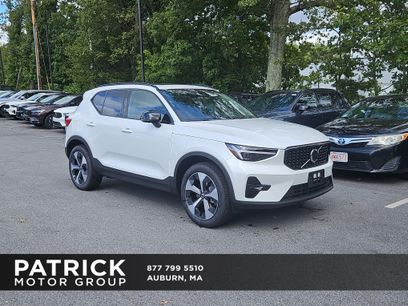 New 2026 Volvo XC40 B5 Plus w/ Protection Package Premier