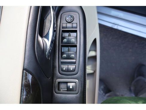 Used 2015 Dodge Grand Caravan SXT FWD image 10