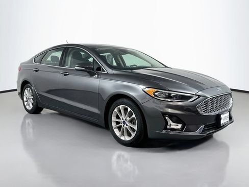 Used 2020 Ford Fusion Energi Titanium FWD image 4