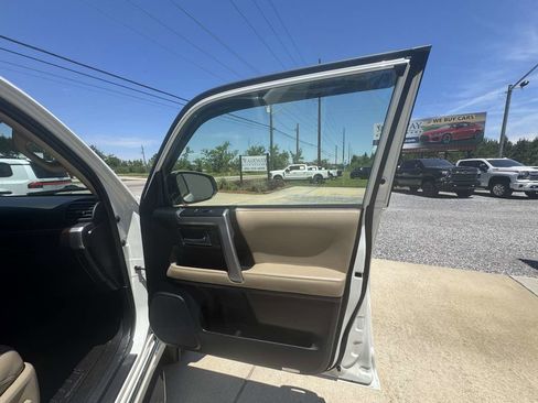 Used 2021 Toyota 4Runner Limited AWD/4WD image 33