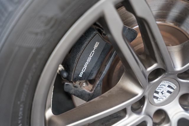Used 2021 Porsche Macan AWD/4WD image 21