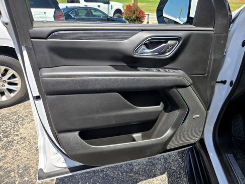 Used 2023 GMC Yukon XL SLT image 10