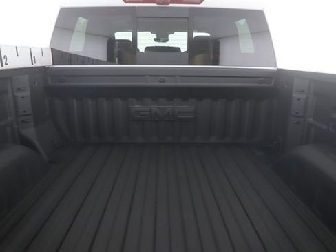 Used 2025 GMC Sierra 1500 AT4 w/ Technology Package AWD/4WD image 30