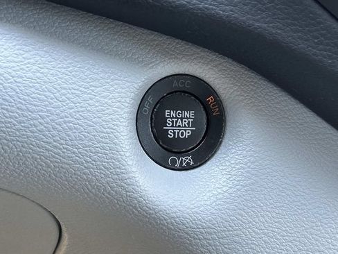 Used 2019 Jeep Cherokee Limited AWD/4WD image 25
