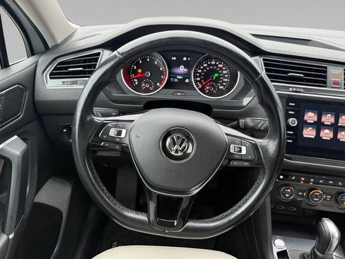 Used 2018 Volkswagen Tiguan SE image 12