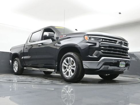 Used 2022 Chevrolet Silverado 1500 LTZ w/ LTZ Convenience Package II image 27