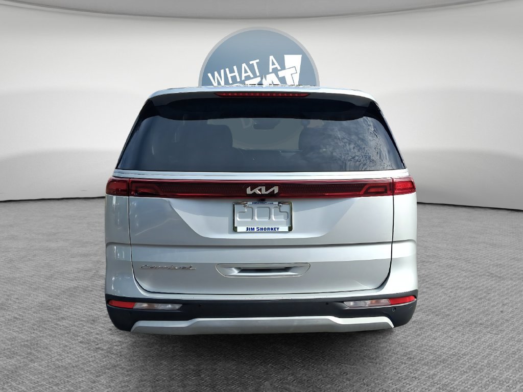 Used 2022 Kia Carnival LX FWD image 5