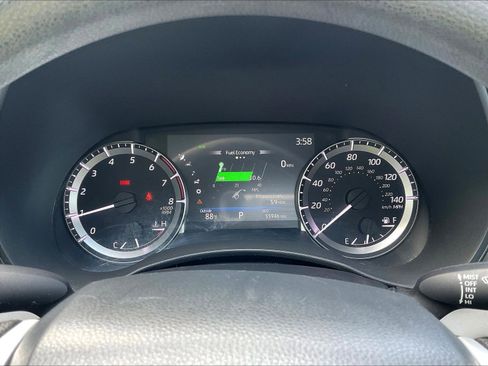 Used 2023 Toyota Highlander L AWD/4WD image 13