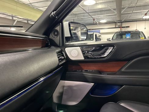 Used 2023 Lincoln Navigator L Reserve AWD/4WD image 19