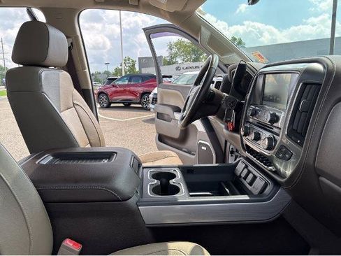 Used 2017 Chevrolet Silverado 1500 LTZ Z71 w/ LTZ Plus Package AWD/4WD image 32