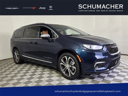 New 2025 Chrysler Pacifica Pinnacle w/ Trailer Tow Group