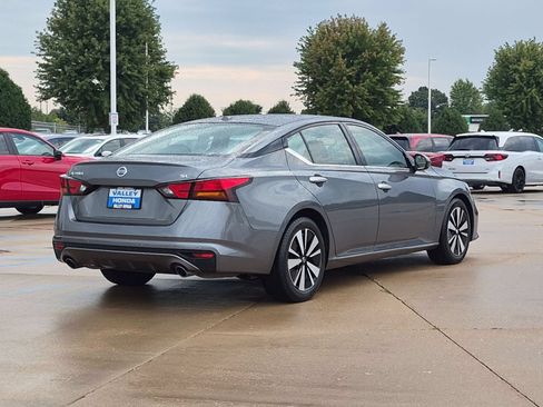 Used 2020 Nissan Altima 2.5 SL FWD image 6