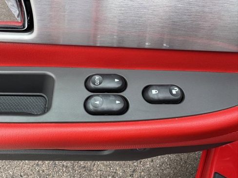 Used 2002 Ford Thunderbird Base image 16