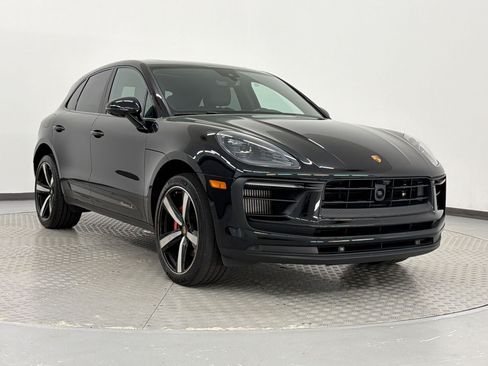 Certified 2024 Porsche Macan S AWD/4WD image 7