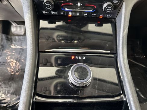 Used 2023 Jeep Grand Cherokee L Laredo image 21