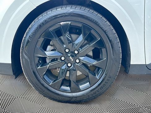 Used 2022 Kia Carnival SX Prestige FWD image 34
