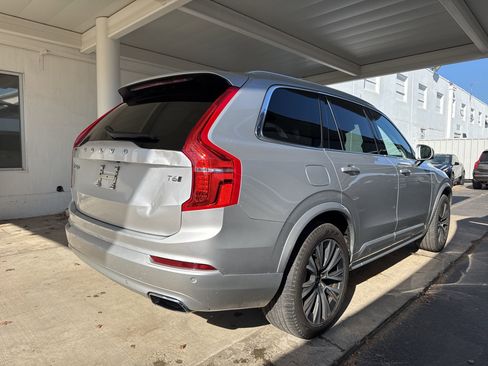 Used 2020 Volvo XC90 T6 Momentum image 5