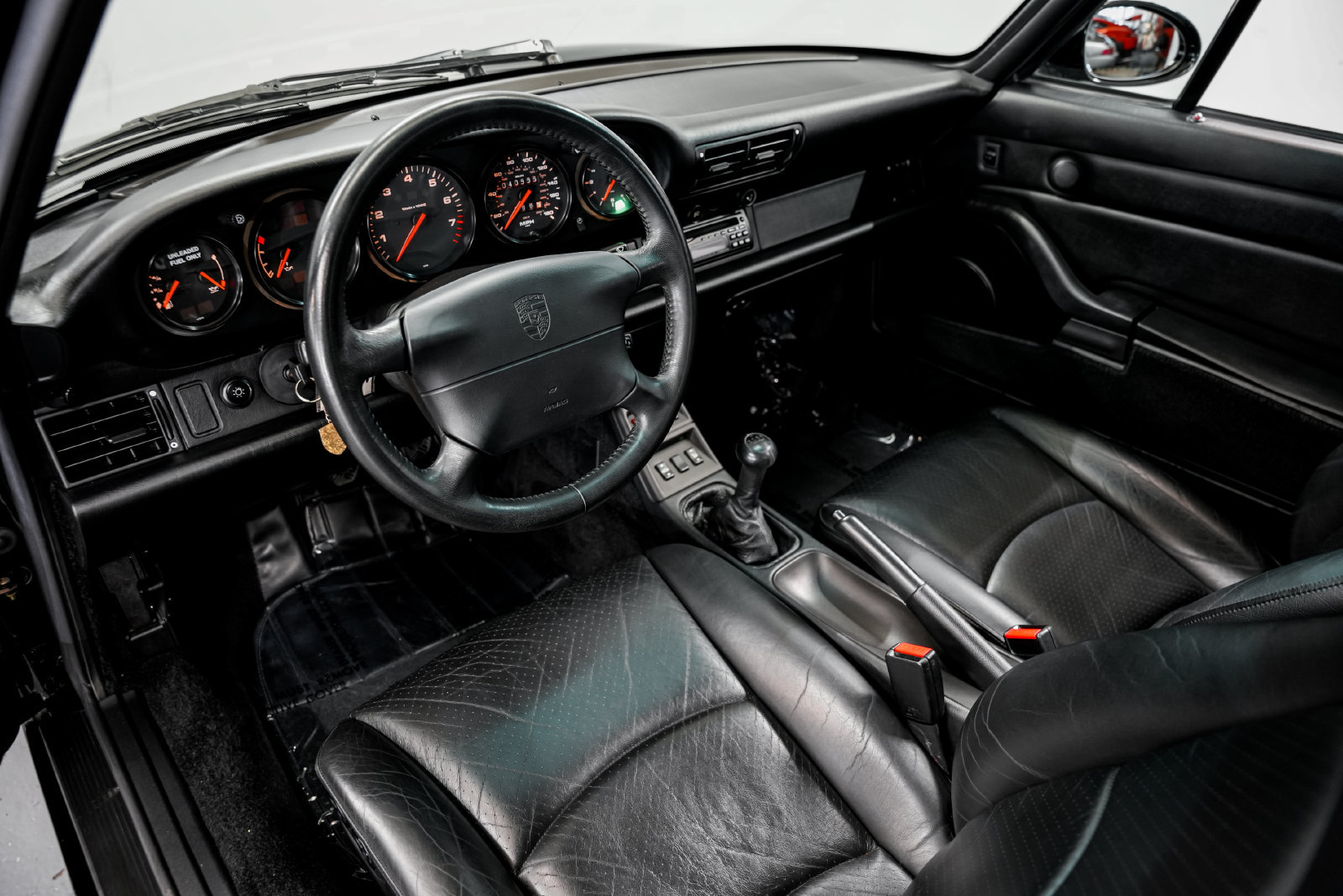 Used 1995 Porsche 911 Carrera RWD image 9