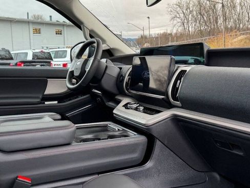 Used 2025 Ford Expedition Max Active AWD/4WD image 15