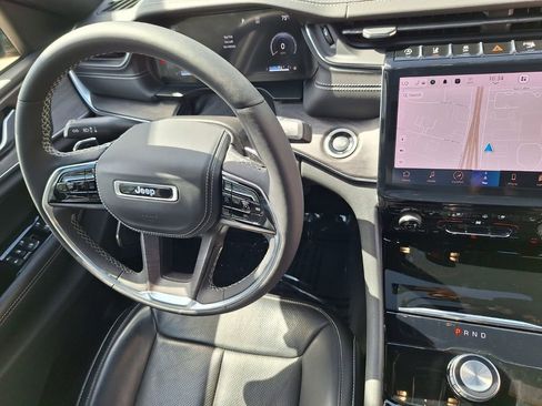 Used 2023 Jeep Grand Cherokee Overland RWD image 34