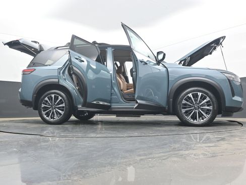 New 2026 Nissan Pathfinder Platinum AWD/4WD image 45