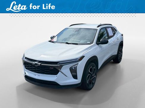 Used 2024 Chevrolet Trax RS w/ Driver Confidence Package image 1