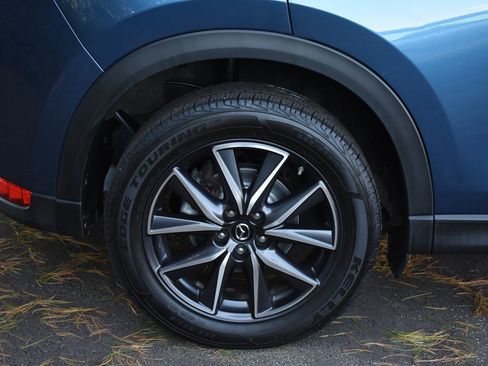 Used 2018 MAZDA CX-5 Touring image 5