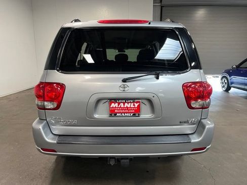 Used 2005 Toyota Sequoia SR5 RWD image 4