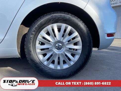 Used 2013 Volkswagen Golf 4-Door image 8