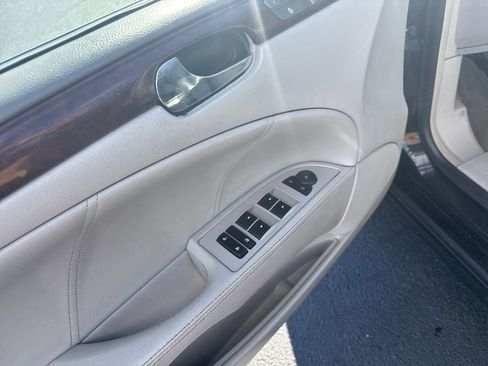 Used 2010 Buick Lucerne CXL image 14