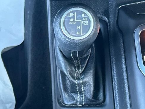 Used 2024 Jeep Wrangler Unlimited w/ Convenience Group AWD/4WD image 60