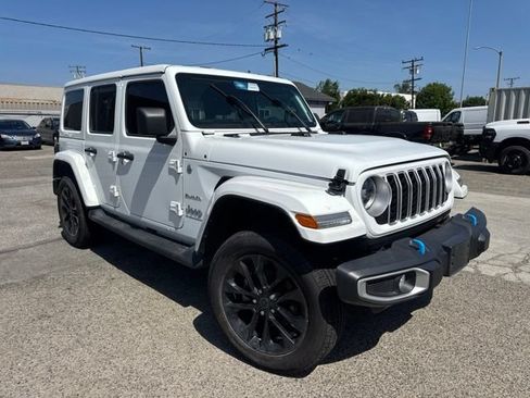 Used 2024 Jeep Wrangler Unlimited Sahara AWD/4WD image 3