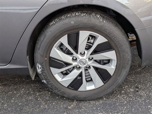 Used 2025 Nissan Altima 2.5 S image 22