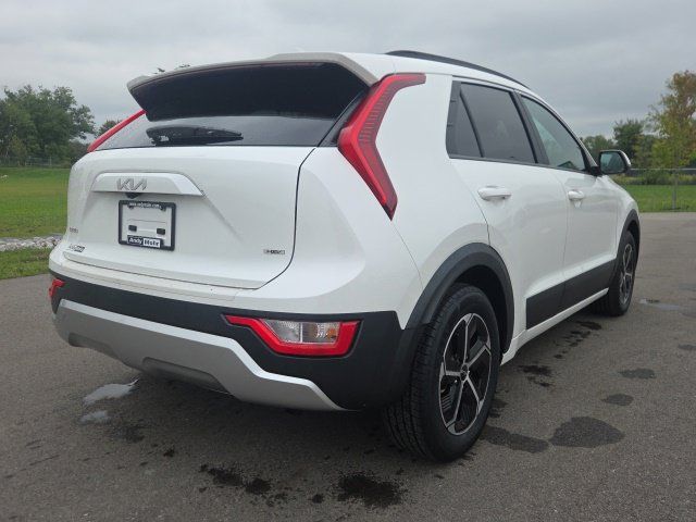 Used 2024 Kia Niro LX FWD image 7
