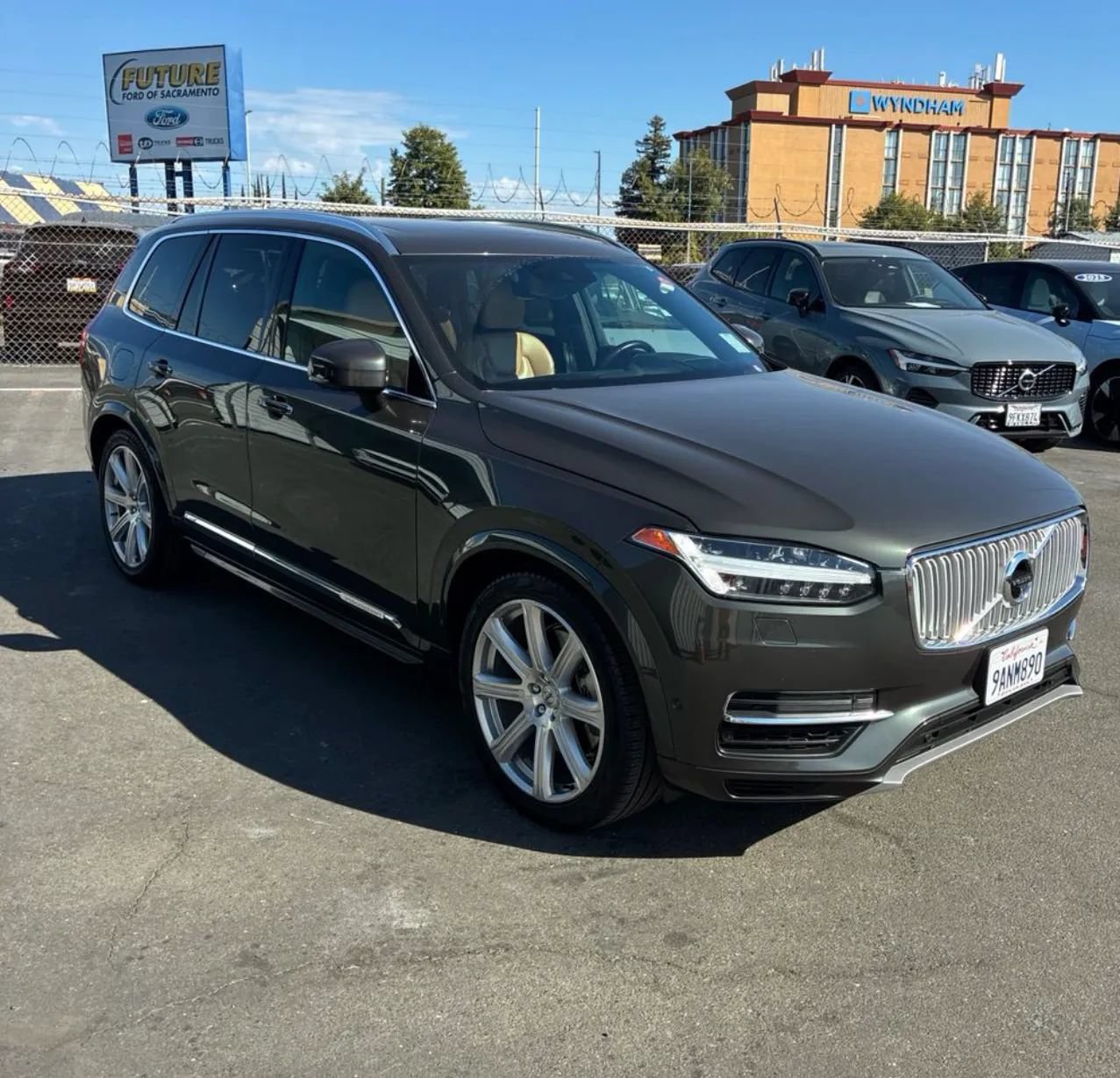 Used 2018 Volvo XC90 T8 Inscription w/ Convenience Package AWD/4WD image 7