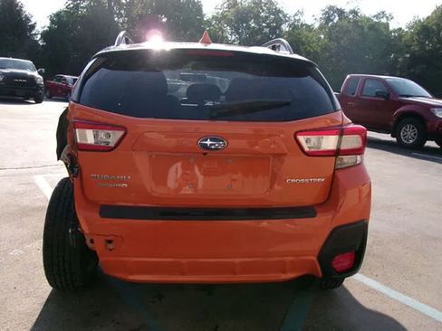 Used 2019 Subaru Crosstrek 2.0i Premium w/ Moonroof Package AWD/4WD image 3