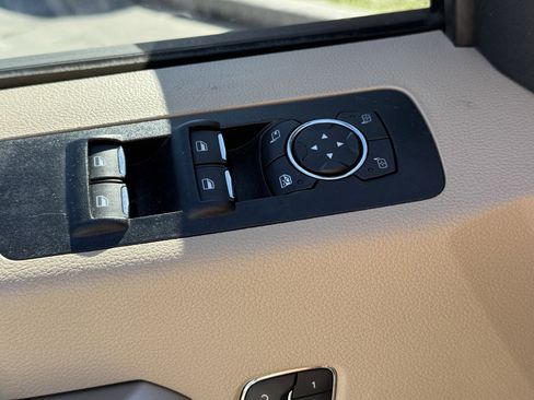 Used 2017 Ford F150 Lariat image 27